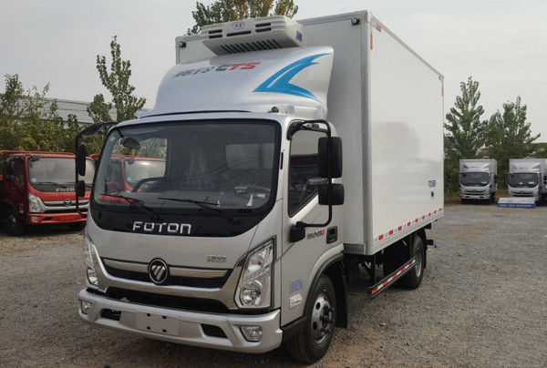 福田歐馬可4米2藍(lán)牌冷藏車